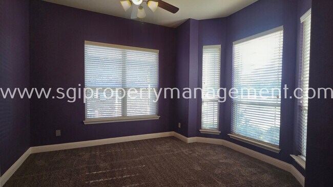 Building Photo - 525 Bamborough Dr
