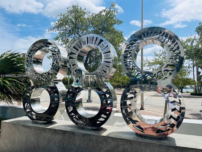 Building Photo - 888 Biscayne Blvd