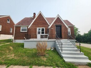 Building Photo - Updated 3BR Home Near Pittsburgh