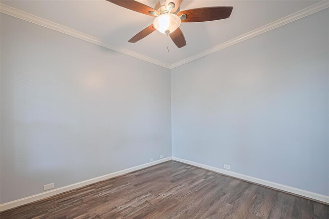 Building Photo - 1730 Macclesby Ln