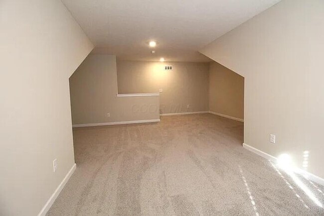 Building Photo - 409 Halton Dr