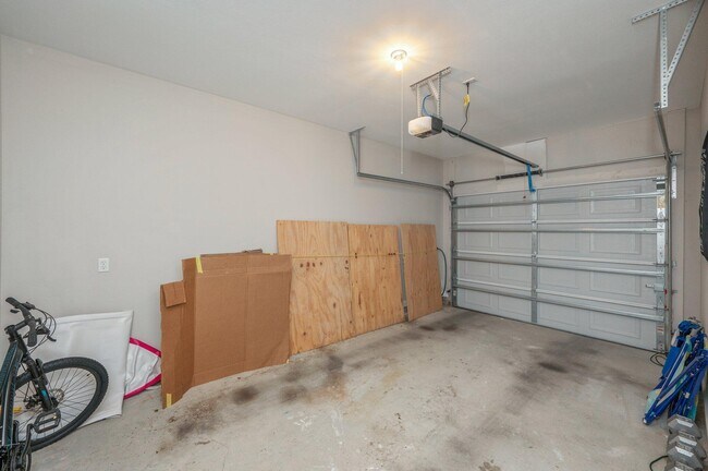 Building Photo - 1802 Stable Ln