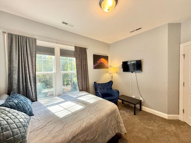 Building Photo - 1616 Doubles Ct