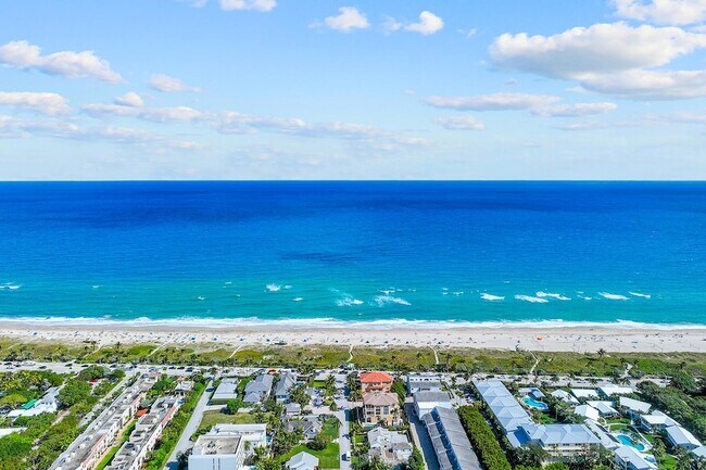 Building Photo - 5910 Via Delray Blvd