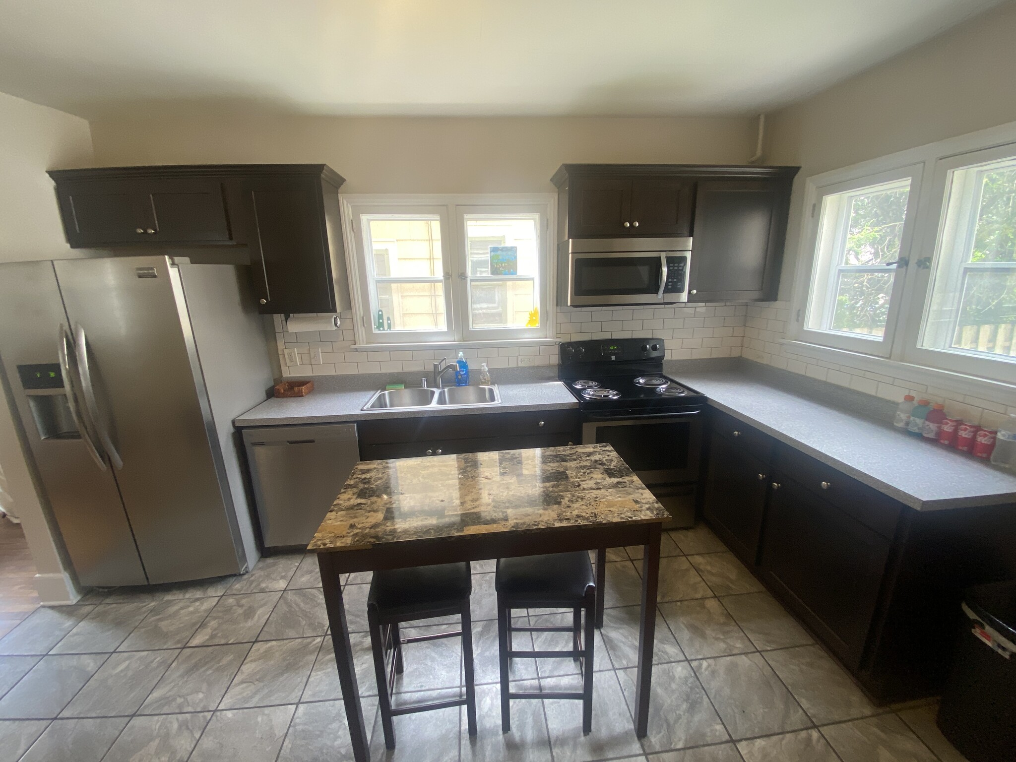 Kitchen - 2725 N Bremen St