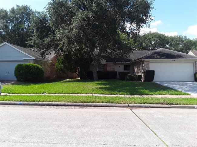 Building Photo - 3119 E Heatherock Cir