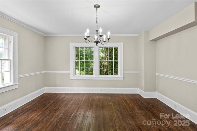 Building Photo - 904 Edgewood Cir