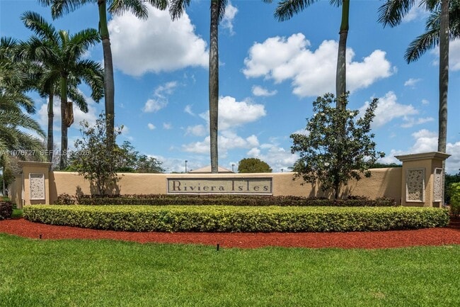 Building Photo - 4974 SW 166th Ave