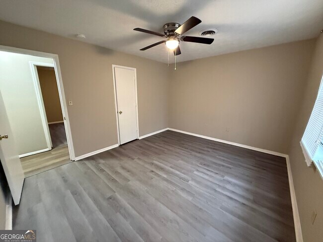 Building Photo - 1605 Cedar Shoals Dr