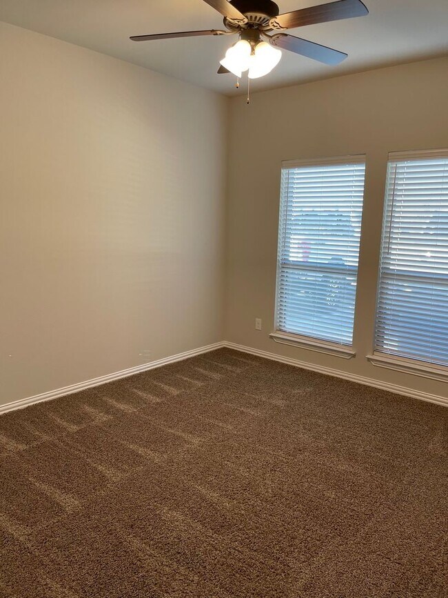 Building Photo - COMING SOON 4/2 BROCK ISD + LAWNCARE INCLU...