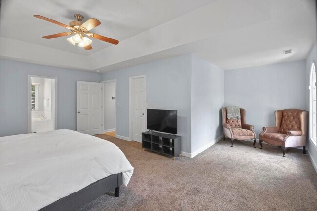 Building Photo - 126 Hemlock Dr