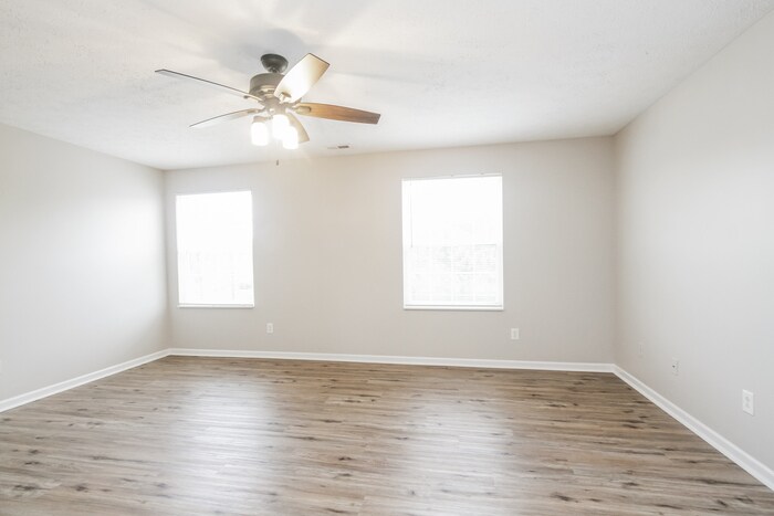 Building Photo - 6913 W Briar Park View