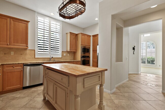 Building Photo - 4162 Via Mattina