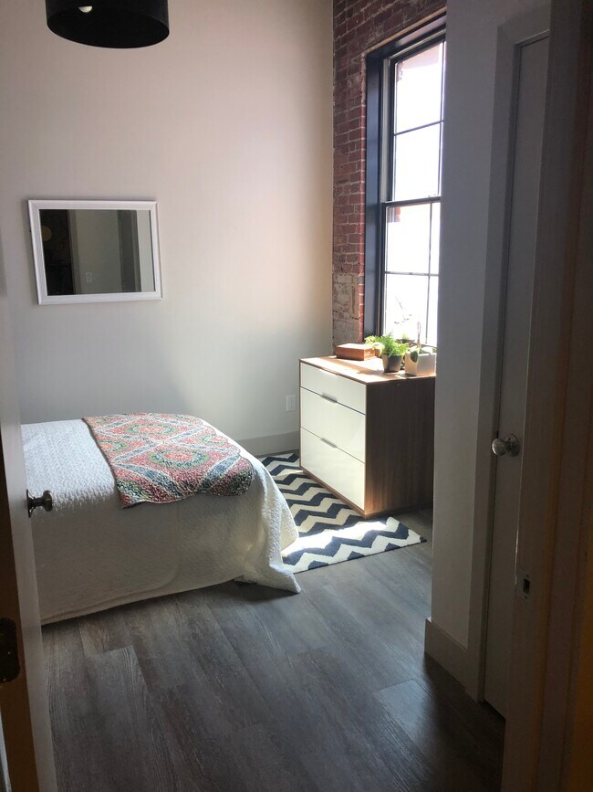 Building Photo - 3900 Warren St