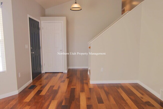 Building Photo - Amazing South Ogden Home with Everything!