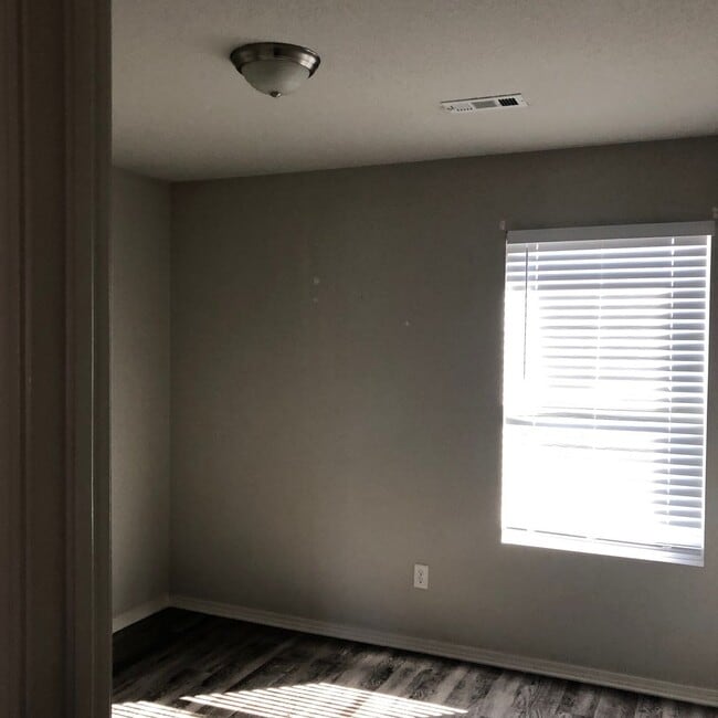 Building Photo - 957 Augusta St