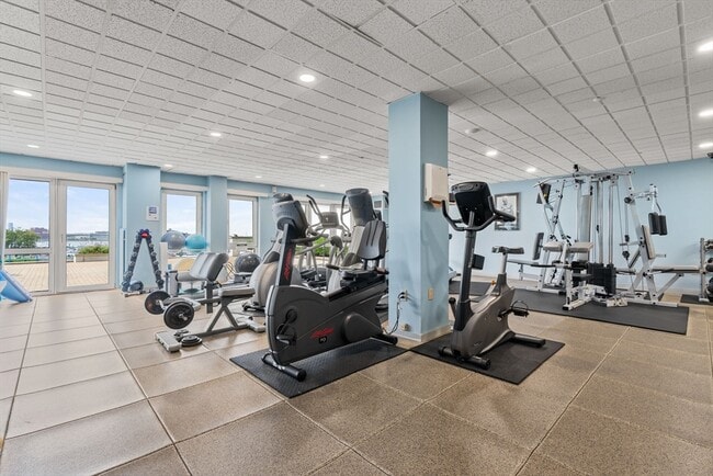 Building Photo - 1001 Marina Dr