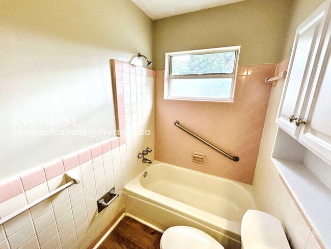 Building Photo - 10546 106th Ave N