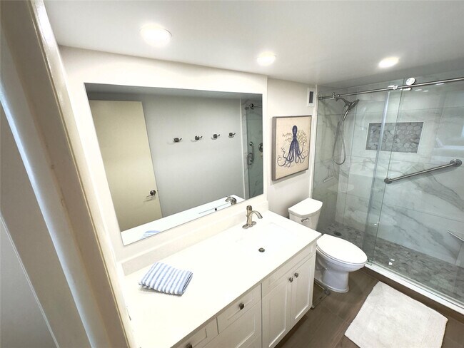 Building Photo - 1 Las Olas Cir