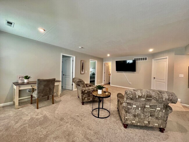 Building Photo - Fully Furnished Luxury Corporate Rental - Brand New Construciton