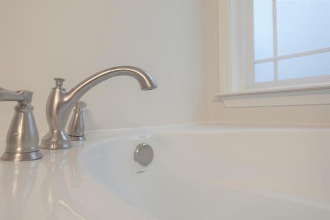 Building Photo - 755 Spartan Commodor Ln