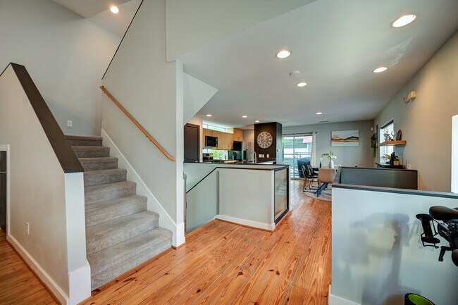 Building Photo - 1214 Urban Lofts Dr
