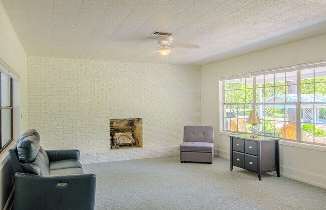 Living room - 508 NW 9th St