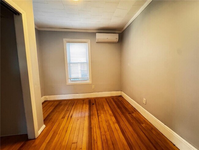 Building Photo - 72 Courtland St