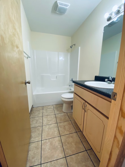 Building Photo - 1123 Hills Chapel Rd