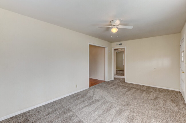 Building Photo - Welcome to the Bethany 2 Bedroom, a charmi...