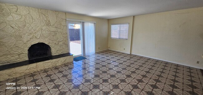 Building Photo - MIRA MESA / SAN DIEGO - Nice 4 Bedroom / 2 Bath House.  AVAILABLE NOW!!