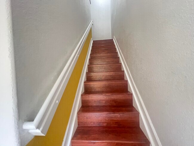 Building Photo - 3804 Shoma Dr