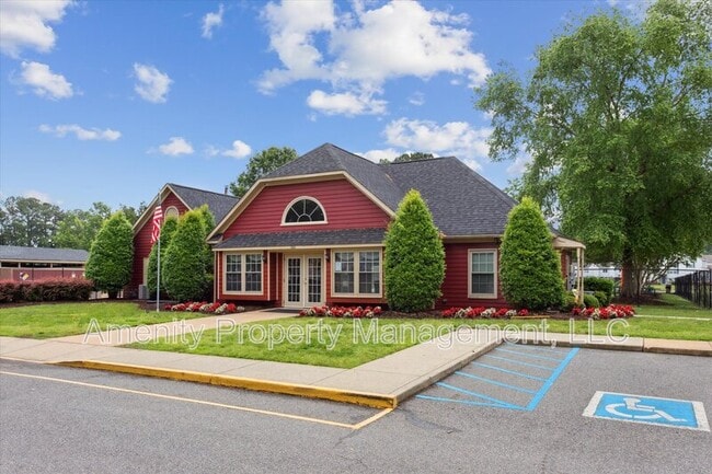 Building Photo - 400 Monument Ct