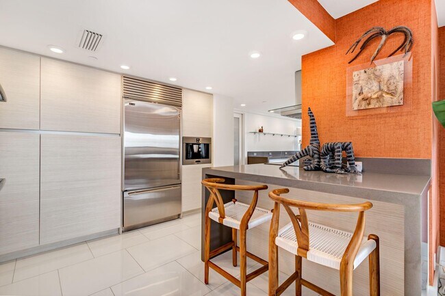 Building Photo - 400 N Flagler Dr