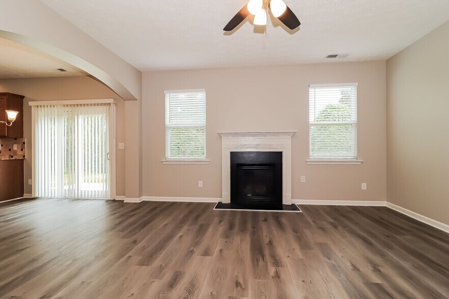 Building Photo - 266 Silver Arrow Cir