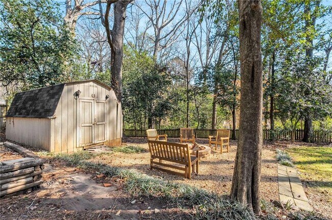 Building Photo - 1135 Vista Trail NE