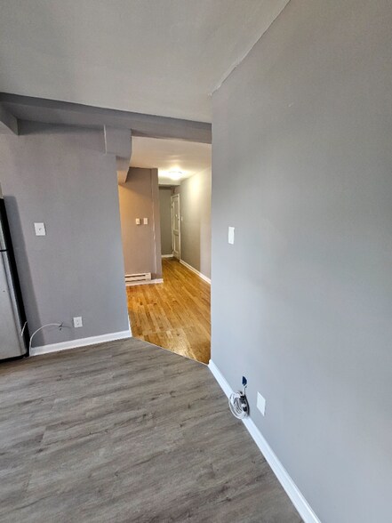 Building Photo - 751 Adams Ave