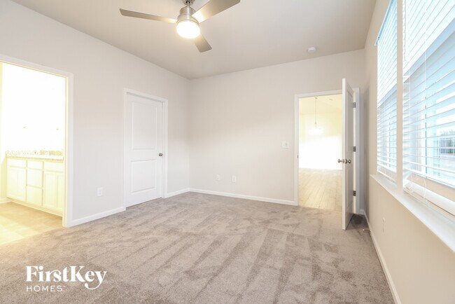 Building Photo - 1007 Mission Hill Ln