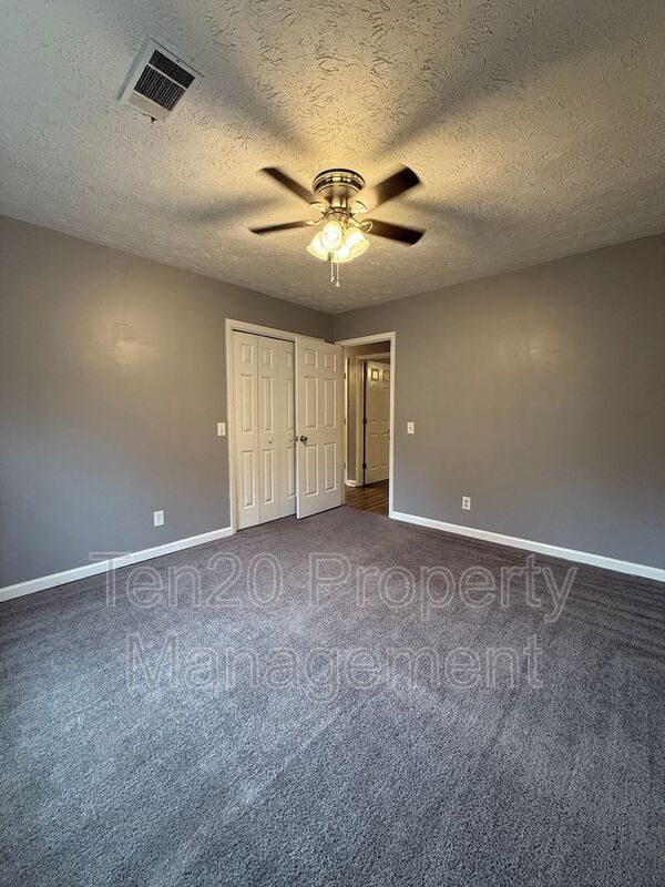 Building Photo - 6118 Abbey Dr