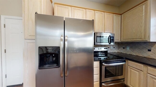 Building Photo - 1621 Park Pl