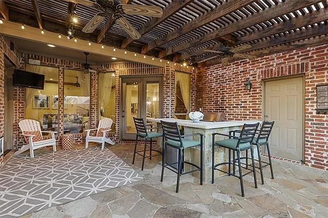 Building Photo - 2408 Lady of the Lake Blvd