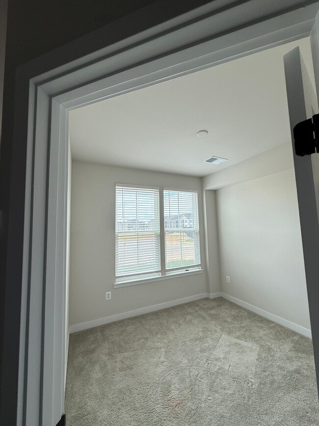 Building Photo - 9304 Tanfield Dr