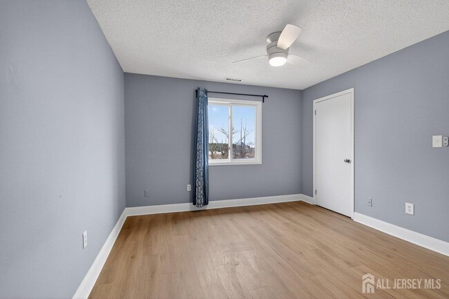 Building Photo - 304 Aspen Dr