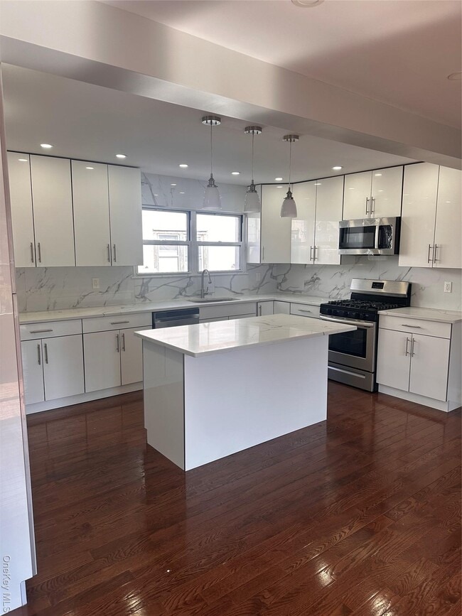 Building Photo - 1 Greendale Ave