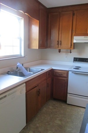 kitchen - 223 Deer Ridge Trail