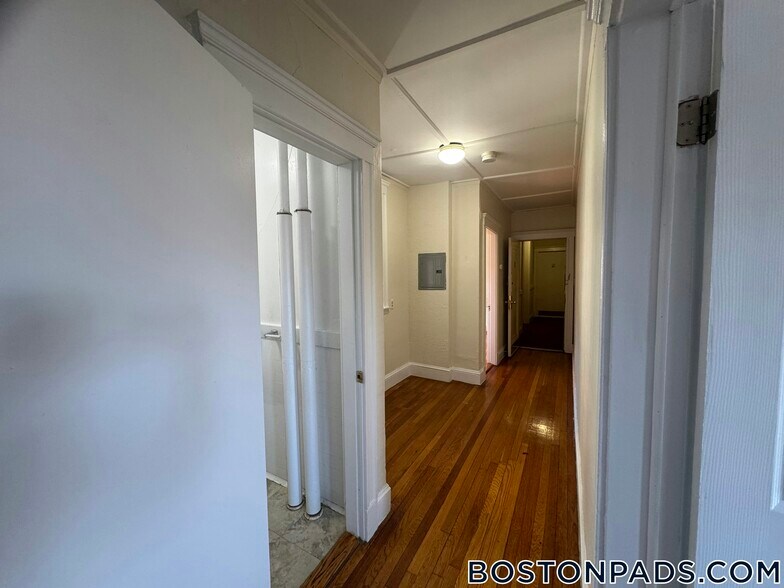 Building Photo - 1179 Boylston St