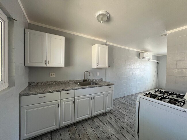 Building Photo - P266