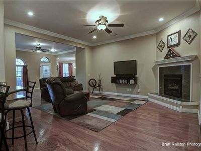 Building Photo - 656 W Foothills Dr