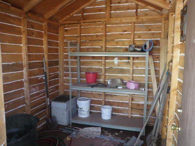 Building Photo - 387 S Queen Cir
