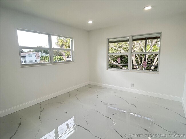 Building Photo - 115 Ventnor F